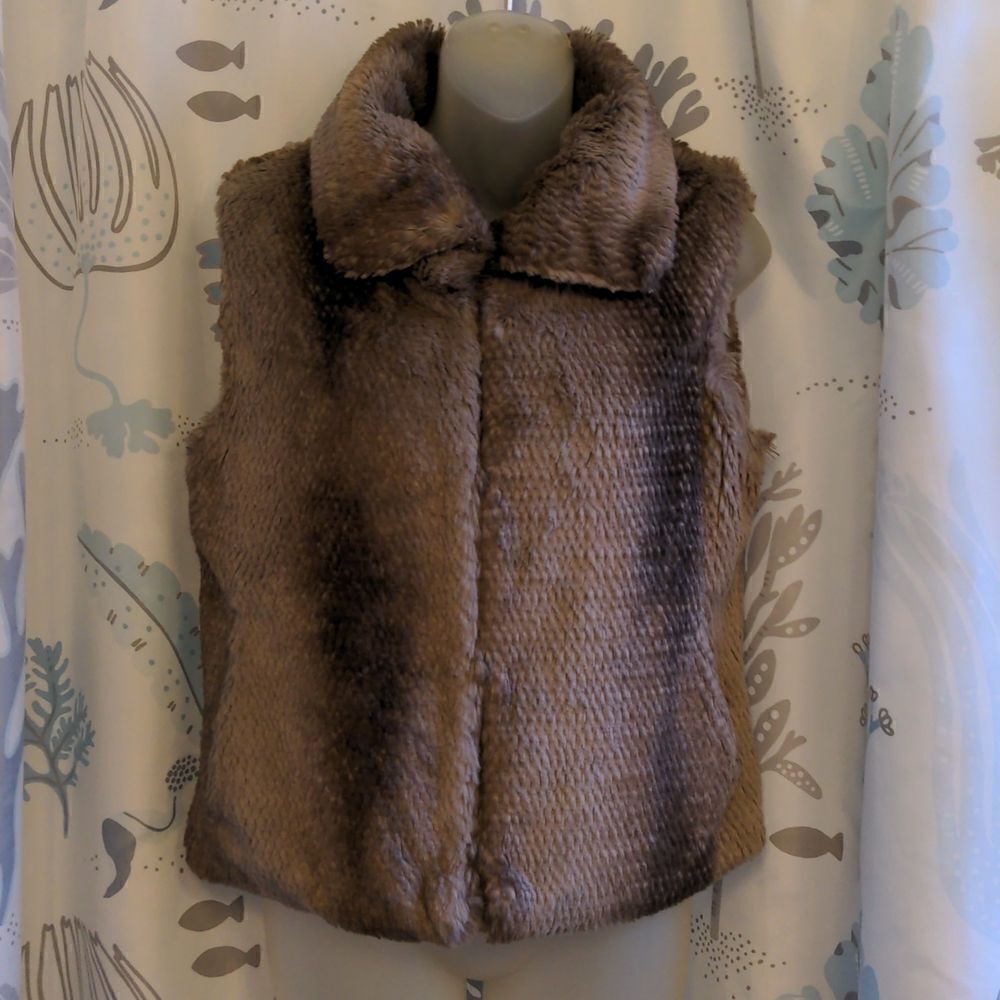 Aqua Taupe Faux Fur Vest w/ Wide Collar Size S